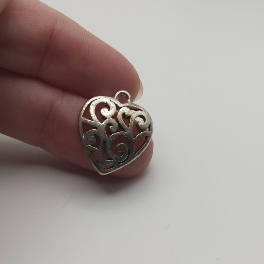 Victorian lattice silver‎ heart charm pendant